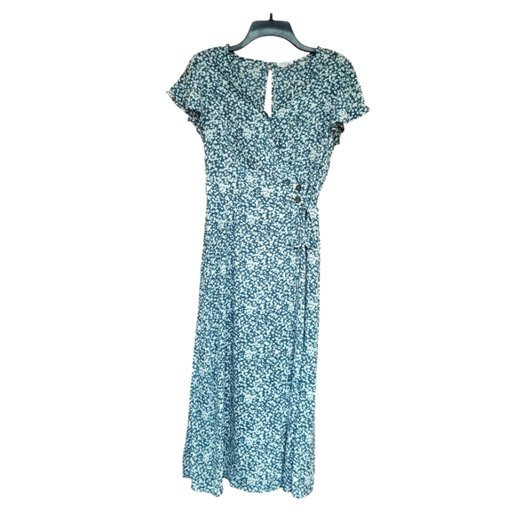 Sienna Sky Dresses & Skirts - *SALE* EUC Sienna Sky Floral Blue Below Knee Dress Size M